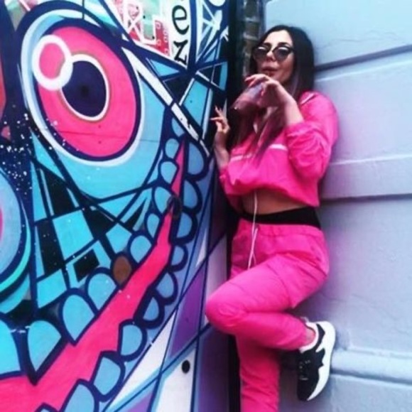 Meet your Posher, Fjorida - Picture 1 of 1